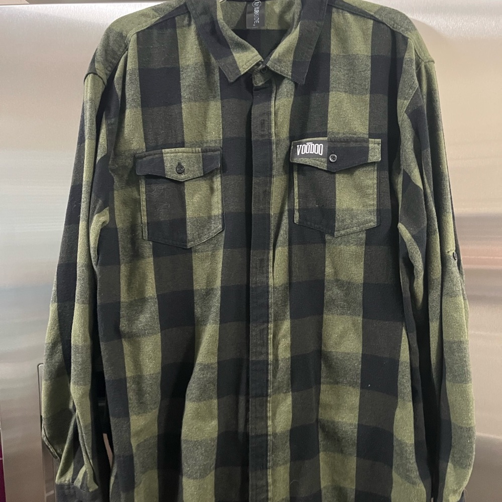 Men’s Green and Black Plaid Button-Down Shirt
